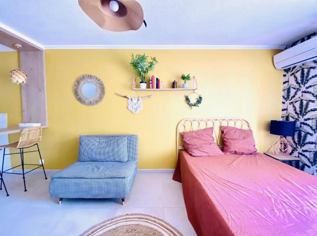 Studio Terrasse & Parking Gratuit En Residence Nîmes Esterno foto