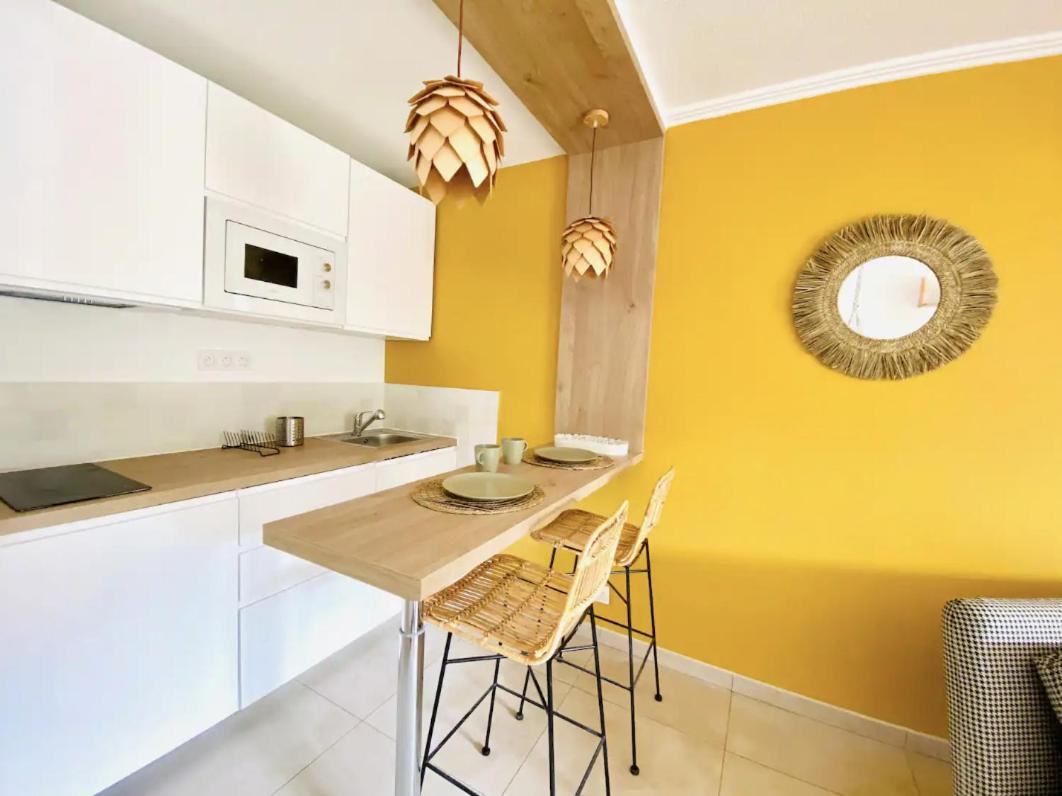 Studio Terrasse & Parking Gratuit En Residence Nîmes Esterno foto