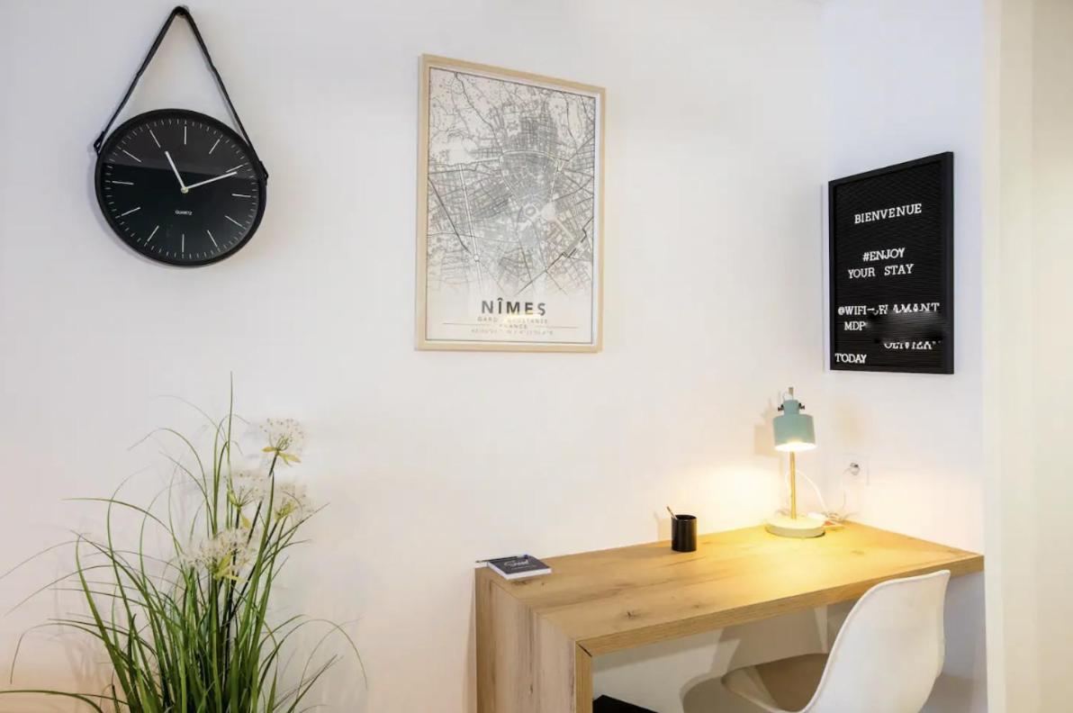 Studio Terrasse & Parking Gratuit En Residence Nîmes Esterno foto