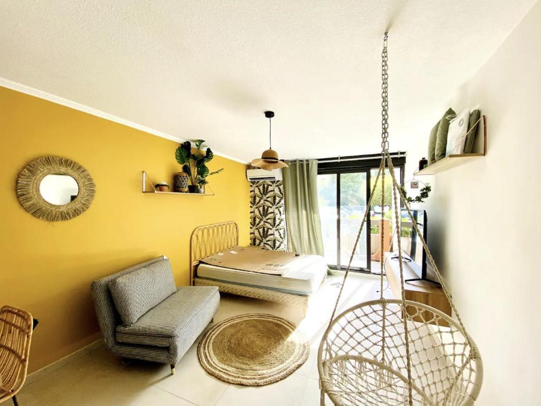 Studio Terrasse & Parking Gratuit En Residence Nîmes Esterno foto